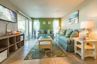 Imperial Village in Seminole, FL - Foto de edificio - Interior Photo