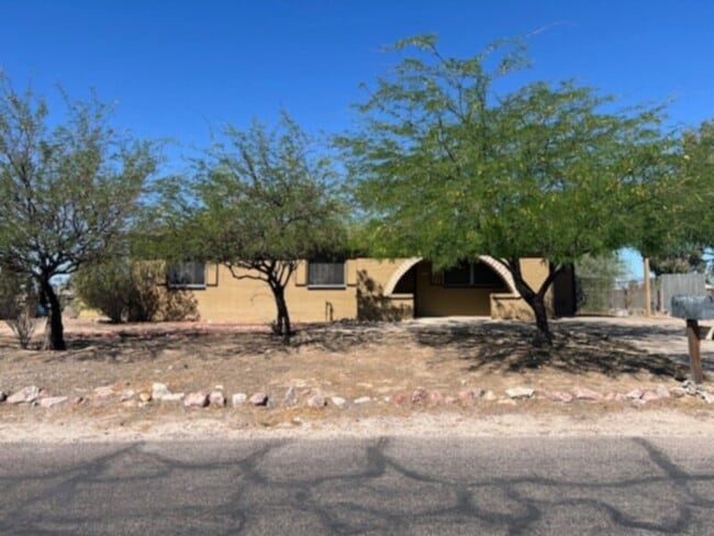 property at 10614 N Faldale Rd