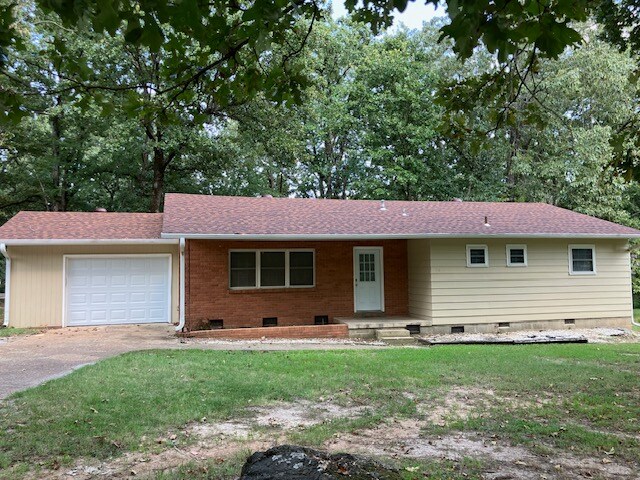 1708 Rainbow Dr in Pocahontas, AR - Building Photo