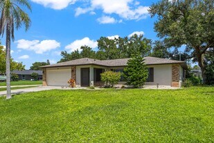 3157 Juno Rd in Venice, FL - Building Photo