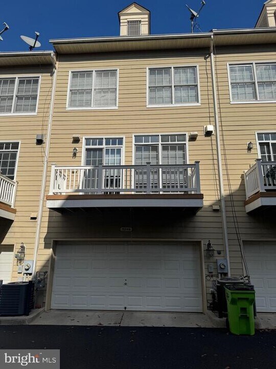 5246 Tancreti Ln in Alexandria, VA - Building Photo