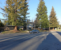 Mills Tower Apartments in Rancho Cordova, CA - Foto de edificio - Building Photo