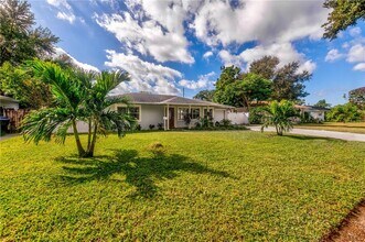 5244 35th Terrace N in St. Petersburg, FL - Building Photo - Building Photo