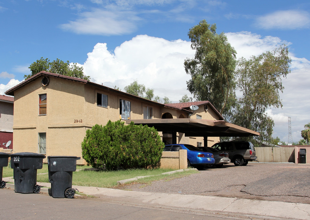 2942 E Cicero in Mesa, AZ - Building Photo