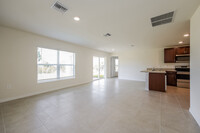 3016 67th St W, Unit B1 in Lehigh Acres, FL - Foto de edificio - Building Photo