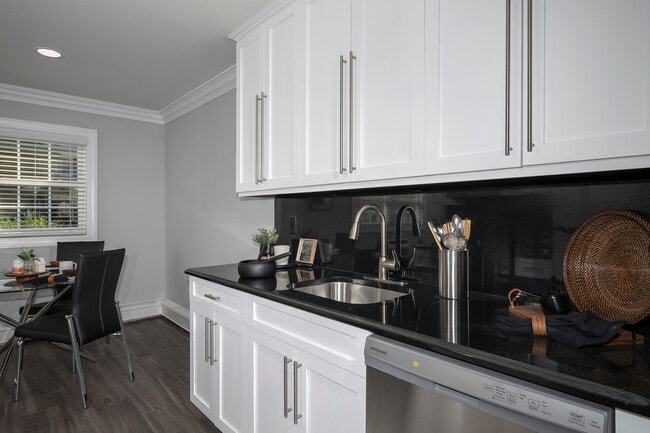 Fairfield Pines in Riverhead, NY - Building Photo - Building Photo