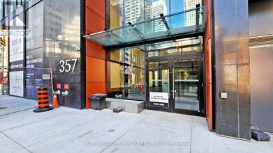 357 King St W in Toronto, ON - Building Photo - Building Photo
