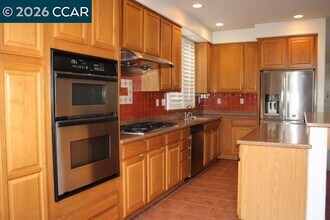 524 Rosewood Ln in Hercules, CA - Building Photo - Building Photo