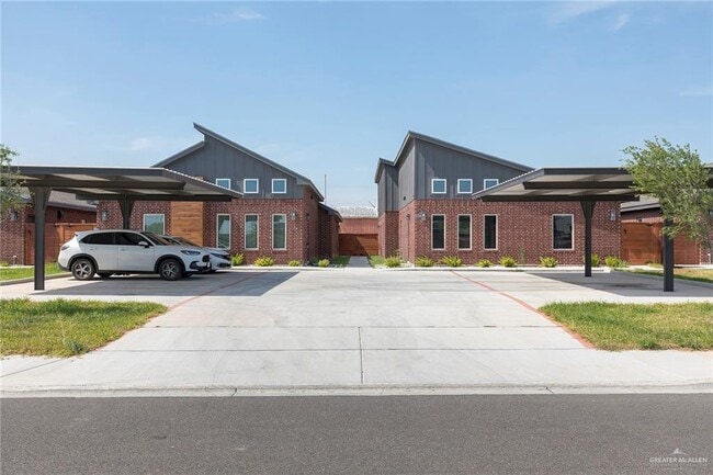 property at 804 Hidden Hls St