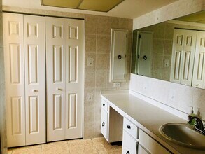 18200 Adams Cir in Ft. Myers, FL - Building Photo - Building Photo