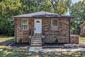 3108 Lealand Ln in Nashville, TN - Building Photo - Building Photo