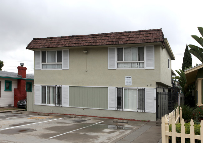 Illinois Street Apartments in San Diego, CA - Foto de edificio - Building Photo
