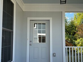 908 Nassau St in Charlottesville, VA - Foto de edificio - Building Photo