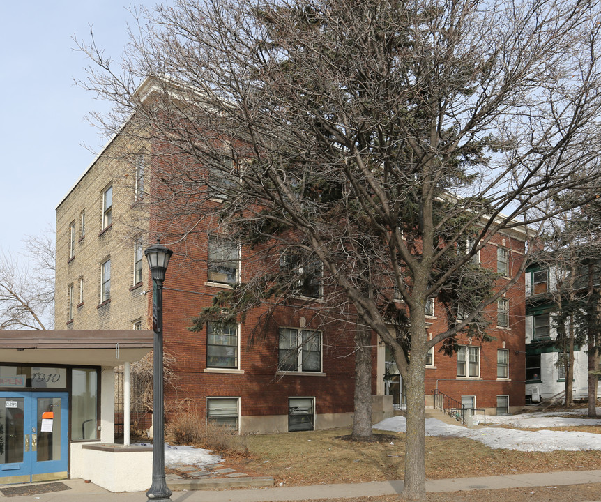 Mararet Ann Apartments in Minneapolis, MN - Building Photo