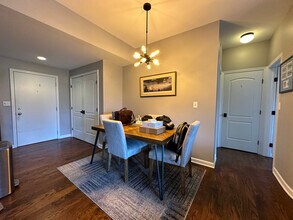 680 N Green St, Unit 611 in Chicago, IL - Building Photo - Building Photo