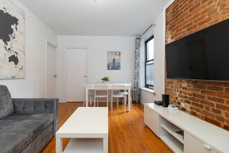 1794 1st Ave in New York, NY - Building Photo - Building Photo