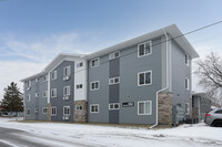 Aspen Apartments in Fridley, MN - Foto de edificio - Building Photo