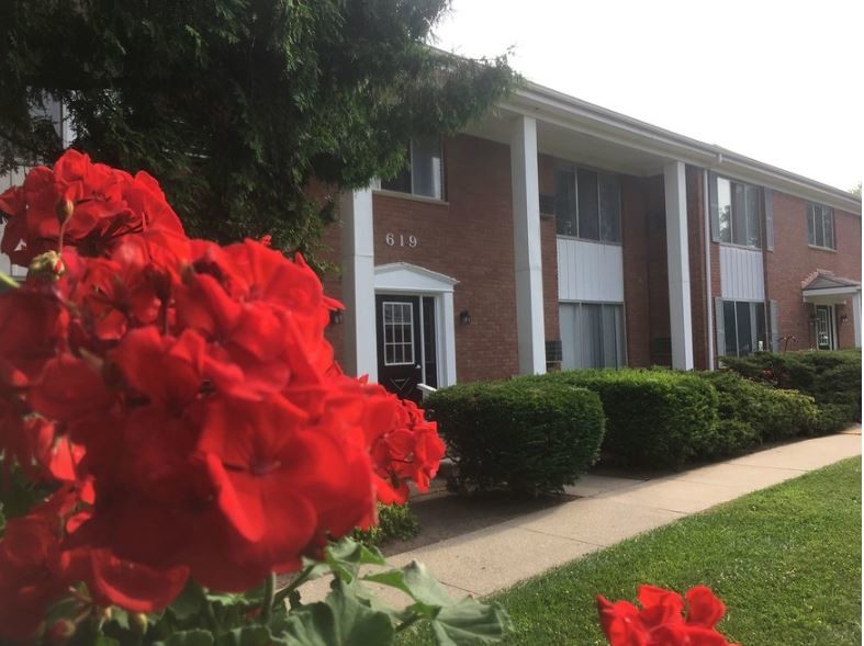 Byron Terrace Apartments in Howell, MI - Foto de edificio