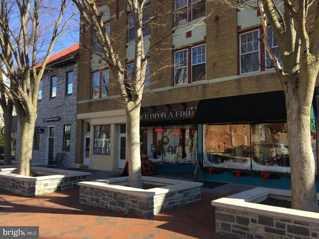 property at 44 S Loudoun St