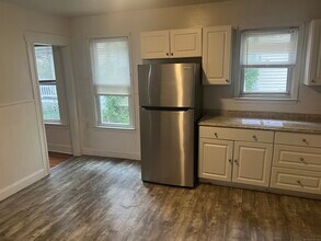 855 Brewster St in Bridgeport, CT - Building Photo - Building Photo