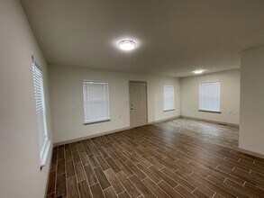 950 Smith St SW in Atlanta, GA - Foto de edificio - Building Photo