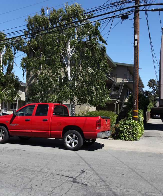 82 E. 39th Avenue in San Mateo, CA - Building Photo - Building Photo