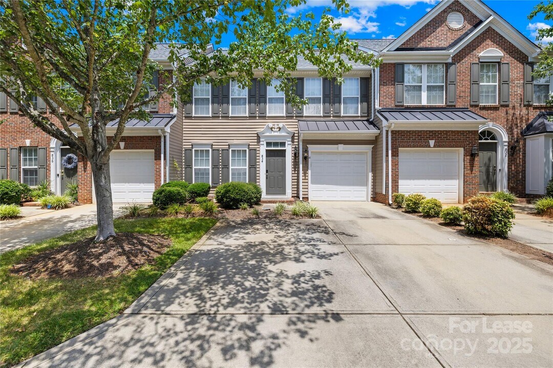 834 Daly Cir in Fort Mill, SC - Building Photo