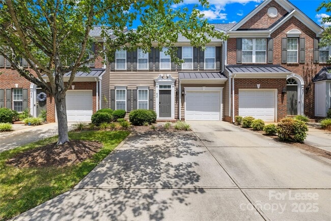 834 Daly Cir