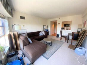 931 Massachusetts Ave, Unit 903 in Cambridge, MA - Building Photo - Building Photo