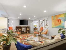 912 N Highland St, Unit SI ID1633288P in Arlington, VA - Building Photo