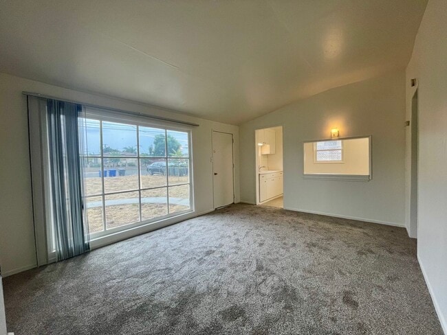 property at 580 N 1st St