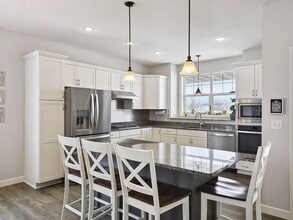 18115 Icon Ct in Lakeville, MN - Building Photo - Building Photo