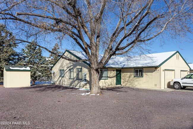 property at 492 W Perkinsville Rd