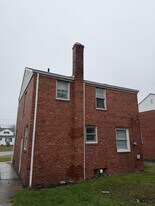 20107 Libby Rd in Maple Heights, OH - Building Photo