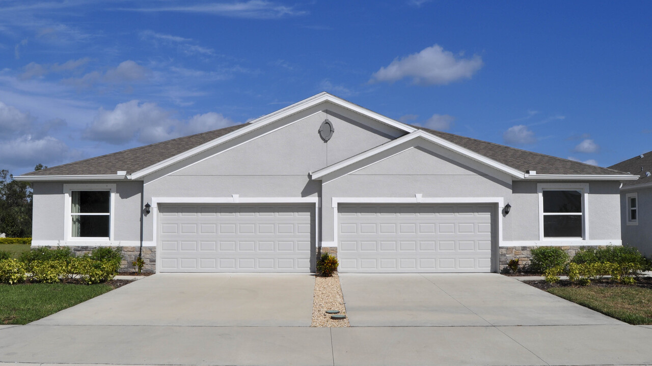 677 157th Ct E in Bradenton, FL - Building Photo