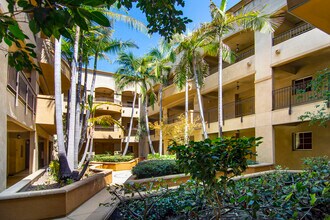 The Montgomery in Toluca Lake, CA - Foto de edificio - Building Photo
