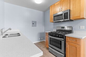 1633 Chestnut Ave, Unit E in Long Beach, CA - Building Photo - Building Photo