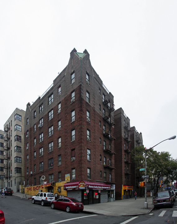 2201 Jerome Ave in Bronx, NY - Building Photo