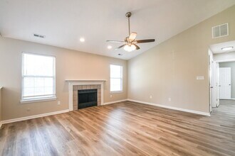 14 Lake Dr N in Brownsburg, IN - Building Photo - Building Photo