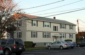 River Drive Apartments in Danvers, MA - Foto de edificio - Building Photo