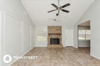 200 Laurel St in Mansfield, TX - Building Photo - Building Photo