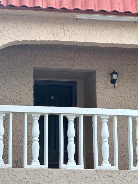 1750 Belleair Forest Dr in Belleair, FL - Building Photo