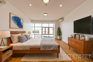 LUXURY LOFT in Queens!, Unit 403 in Queens, NY - Building Photo