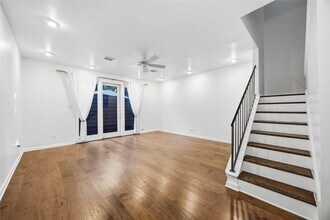 2100 Commonwealth St in Houston, TX - Foto de edificio - Building Photo