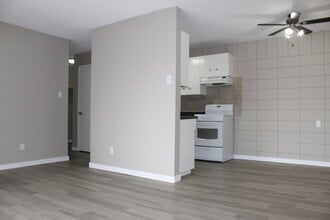 Oasis Apartments in Edmonton, AB - Building Photo - Building Photo
