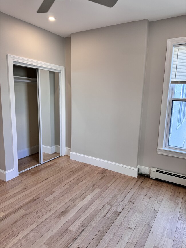 37 Brookline St, Unit 12 in Cambridge, MA - Foto de edificio - Building Photo