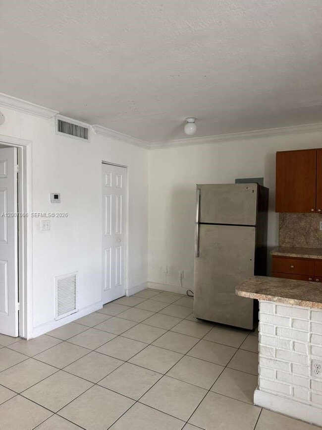 890 NW 45th Ave in Miami, FL - Building Photo - Building Photo