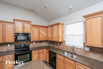 905 Sheryn Dr in Burleson, TX - Foto de edificio - Building Photo