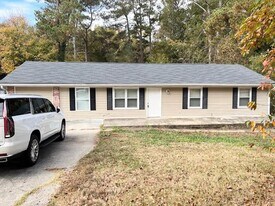 845 White Oak Ct in Lawrenceville, GA - Building Photo