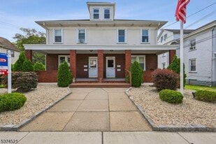 215 Speedwell Ave in Morristown, NJ - Building Photo